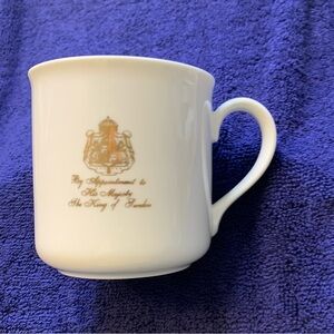 Gevalia Kaffe White Mug with Gold Emblem of Sweden with Royal Appointment